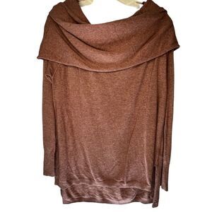 Shrinking Violet‎ Sweater